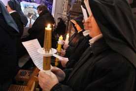 Obchody Dnia Życia Konsekrowanego w płockiej katedrze