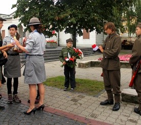 Główne uroczystości w Płocku odbywały się przy Płycie Nieznanego Żołnierza 