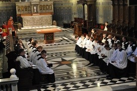 Porannej modlitwie Kościoła w Wielką Sobotę w płockiej katedrze przewodniczył bp Piotr Libera
