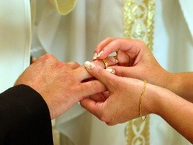 Archidiecezja warszawska: Do zawarcia małżeństwa w innej parafii niż własna konieczna jest zgoda proboszcza lub biskupa