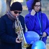 Niebieskie balony - symbol solidarności z osobami dotkniętymi autyzmem