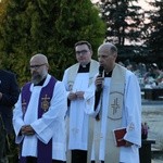 Płońsk. Nowy krzyż na cmentarzu komunalnym w Szerominku
