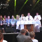 Pielgrzymka młodzieży do Rostkowa
