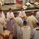 Siedmiu nowych księży