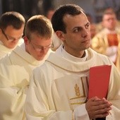 Ośmiu księży neoprezbiterów podejmuje pracę na pierwszych parafiach