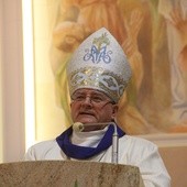 Bp Jan Sobiło: kard. Krajewski przynosi Ukrainie miłość Papieża