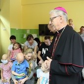 Archidiecezja. Metropolita katowicki zaprasza do „mikołajkowej” modlitwy za chore dzieci [zapowiedź]