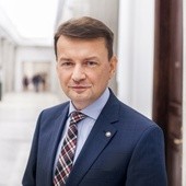Błaszczak: rząd unieważnił dokument dot. polityki migracyjnej Polski