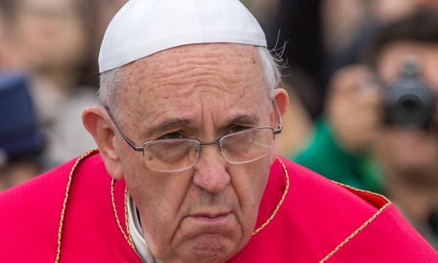 Książka o „hakowaniu” i podsłuchiwaniu kardynała Bergoglio 