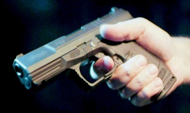 Napastnik uzbrojony w pistolet zabił 5 policjantów