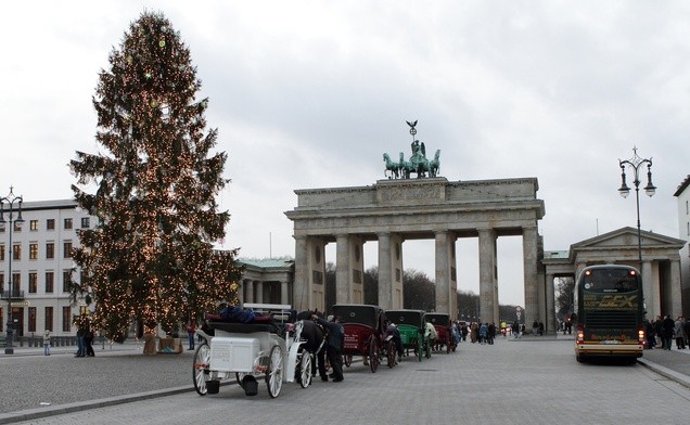 Ciężarówka wjechała w tłum ludzi na jarmarku Bożonarodzeniowym w Berlinie