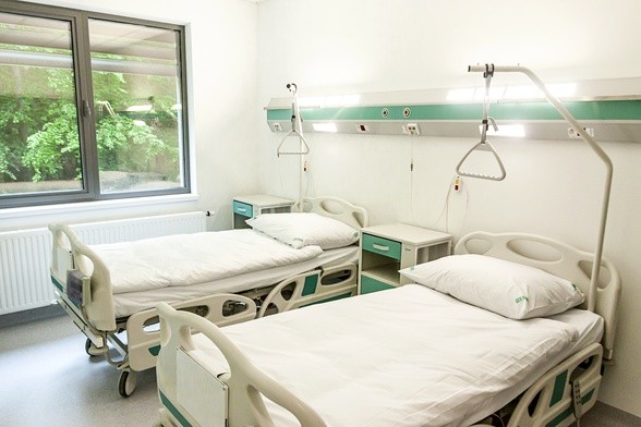 W niektórych województwach maleje liczba osób hospitalizowanych z powodu COVID-19