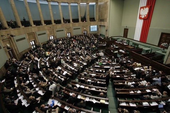 Projekt ustawy obniżającej wynagrodzenia parlamentarzystów już w Sejmie
