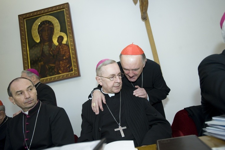 Biskupi walczą z pedofilią