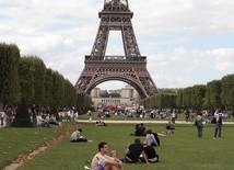 Paryż wart jest … drogich noclegów?