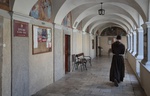 Chorwacja  05 - 07 06 2024

Narodowe Sanktuarium Maryjne na przedmieściach Rijeki.  Chorwacki Nazaret - najstarsze i najsłynniejsze sanktuarium maryjne w zachodniej Chorwacji położone na wzgórzu, na którym pojawił się Święty Dom Nazaretański w 1291, cudownie przeniesiony przez aniołów. N/z krużganki bazyliki

FOTO:HENRYK PRZONDZIONO /FOTO GOŚĆ