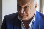 Éric-Emmanuel Schmitt, francuski dramaturg, eseista i powieściopisarz, z wykształcenia filozof.