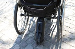 Kraków 11 05 2023Wózek dla niepełnosprawnej osoby z dodatkowym napędem elektrycznymFOTO:HENRYK PRZONDZIONO /FOTO GOŚĆ