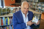 Éric-Emmanuel Schmitt, francuski dramaturg, eseista i powieściopisarz, z wykształcenia filozof.