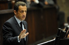 Sarkozy nie zrezygnuje z walki