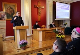 Wśród prelegentów sympozjum był ks. Dariusz Kowalczyk, członek Zarządu Fundacji "Dzieło Nowego Tysiąclecia"