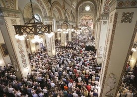 Najnowsze badania Pew: Polska nadal najbardziej katolickim krajem Europy