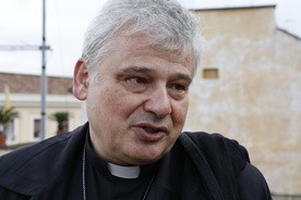 Kard. Krajewski spotkał się z arcybiskupami Szewczukiem i Mokrzyckim
