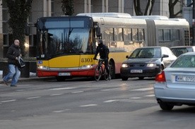 Po wypadku w Warszawie wzmożone kontrole miejskich autobusów
