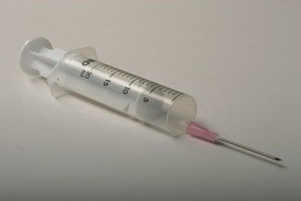 Programista zamieszczał w sieci fałszywe oferty szczepień na COVID-19