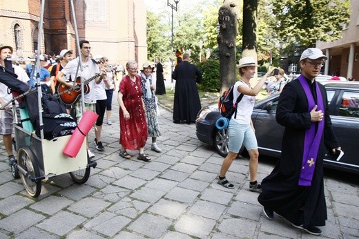 Wyjście pielgrzymki na Jasną Górę