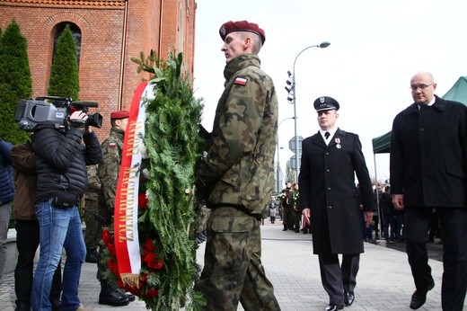 Odsłonięcie obelisku gliwickich cichociemnych