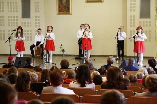 Gala konkursu "Pieśń niesiemy w darze"