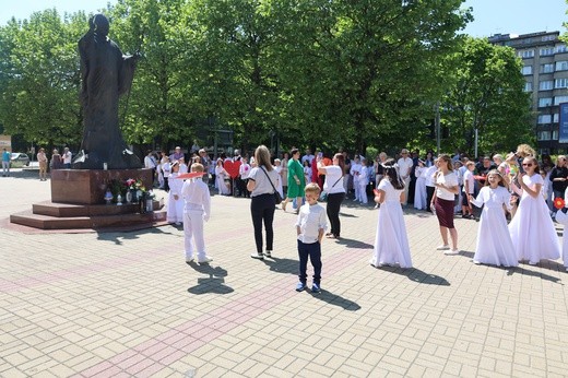 Katowice. Pielgrzymka dzieci komunijnych