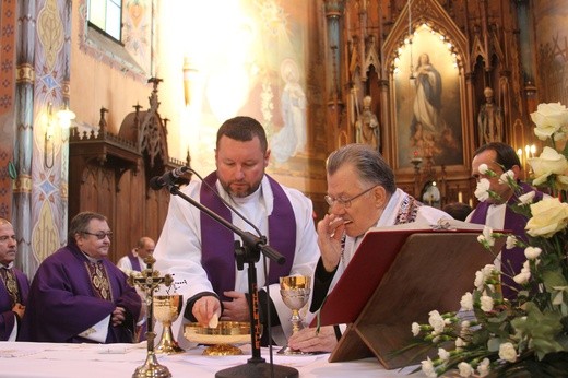 Pogrzeb ks. Adama Łacha - część I