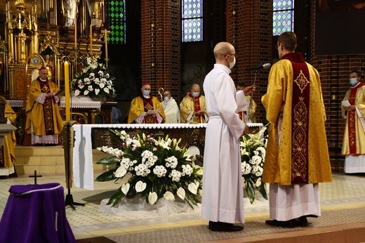Msza z konsekracją krzyżma i olejów