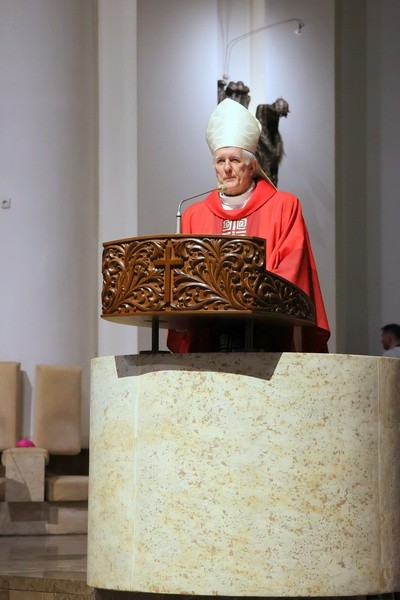 Wielki Piątek w katedrze Chrystusa Króla