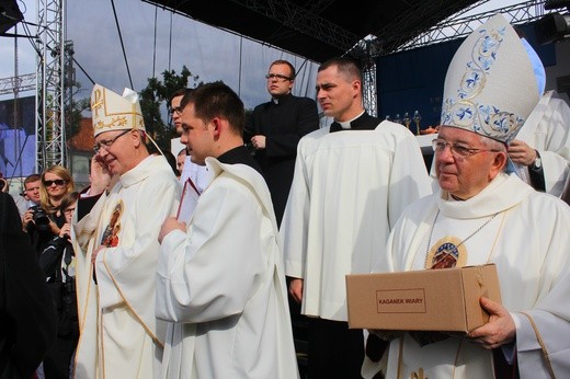 Pułtusk. Msza św. na rozpoczęcie nawiedzenia. Cz. 2