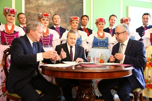Podpisanie umowy o wspólnym prowadzeniu ZPiT "Śląsk"