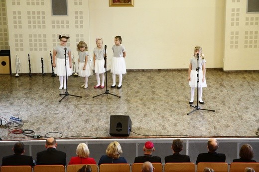 Gala konkursu "Pieśń niesiemy w darze"