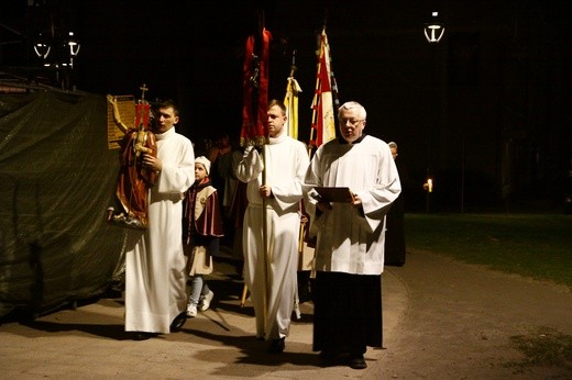 Liturgia Wigilii Paschalnej w gliwickiej katedrze