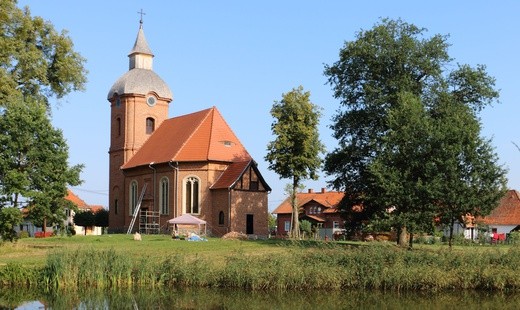 Kościół w Kwitajnach - niedawno ruina, dziś perełka