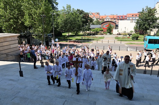 Pielgrzymka dzieci pierwszo- i wczesnokomunijnych do katedry