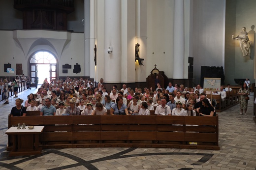 Pielgrzymka dzieci pierwszo- i wczesnokomunijnych do katedry