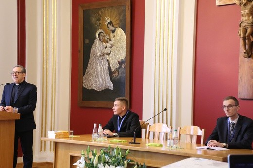 Sympozjum WSD. Obrady na Sali Biskupów