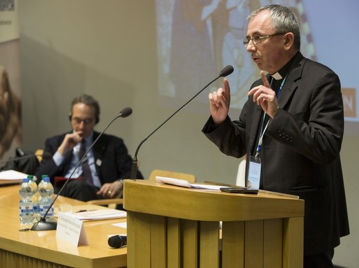 Konferencja z okazji XXV Światowego Dnia Chorego