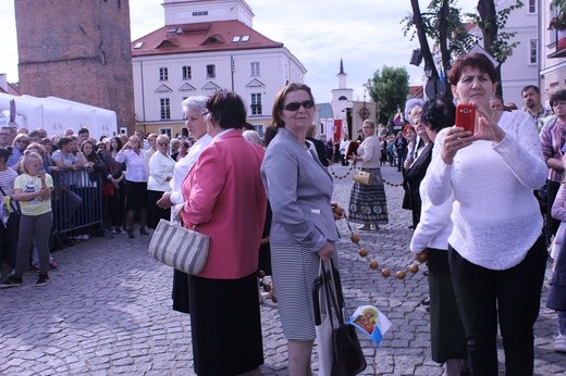 Pułtusk. Procesja do bazyliki