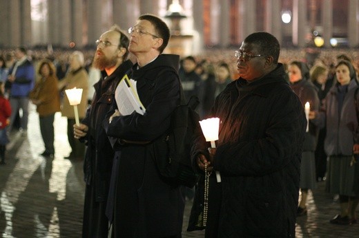 2 IV 2005. Rzym, Watykan, Plac św. Piotra