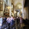 Biskup apeluje do turystów o uszanowanie kościołów