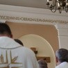 Uczniowie Ratzingera bronią celibatu kapłańskiego 