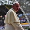 Papież potępia wykorzystywanie migrantów do celów politycznych